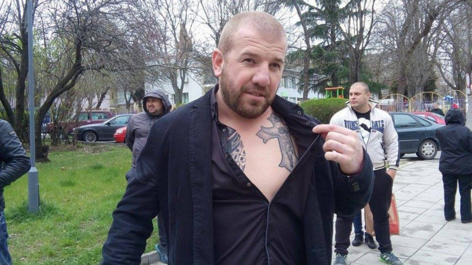 Голяма фукня: Динко Вълев яхна поръчков "Ролс Ройс" за 700 бона ВИДЕО