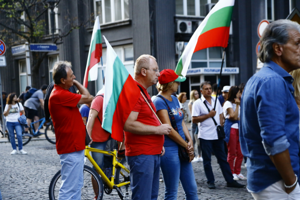 70-и ден: Протестиращите се надъхват с филмчета от погрома от 2 септември БЛИЦ TV