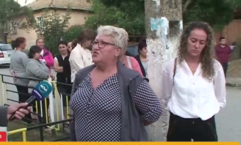 Училище в България остана празно, родителите не пускат децата ВИДЕО