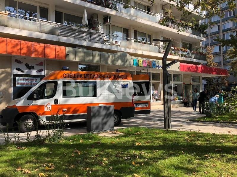 Паника във Враца: Жена с окървавена глава лежи на пешеходната СНИМКИ