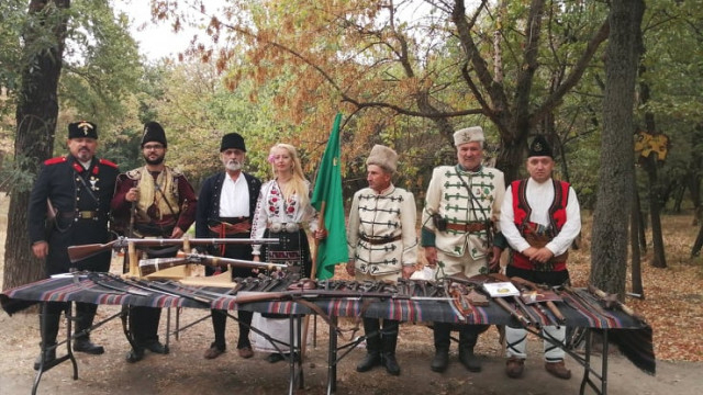 Караянчева поведе хорото в Пловдив и смая всички СНИМКИ