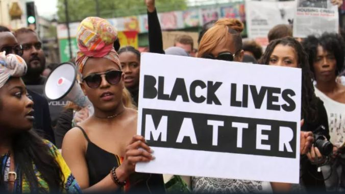 Скандал! Чернокожата активистка на Black Lives Matter се оказва бяла