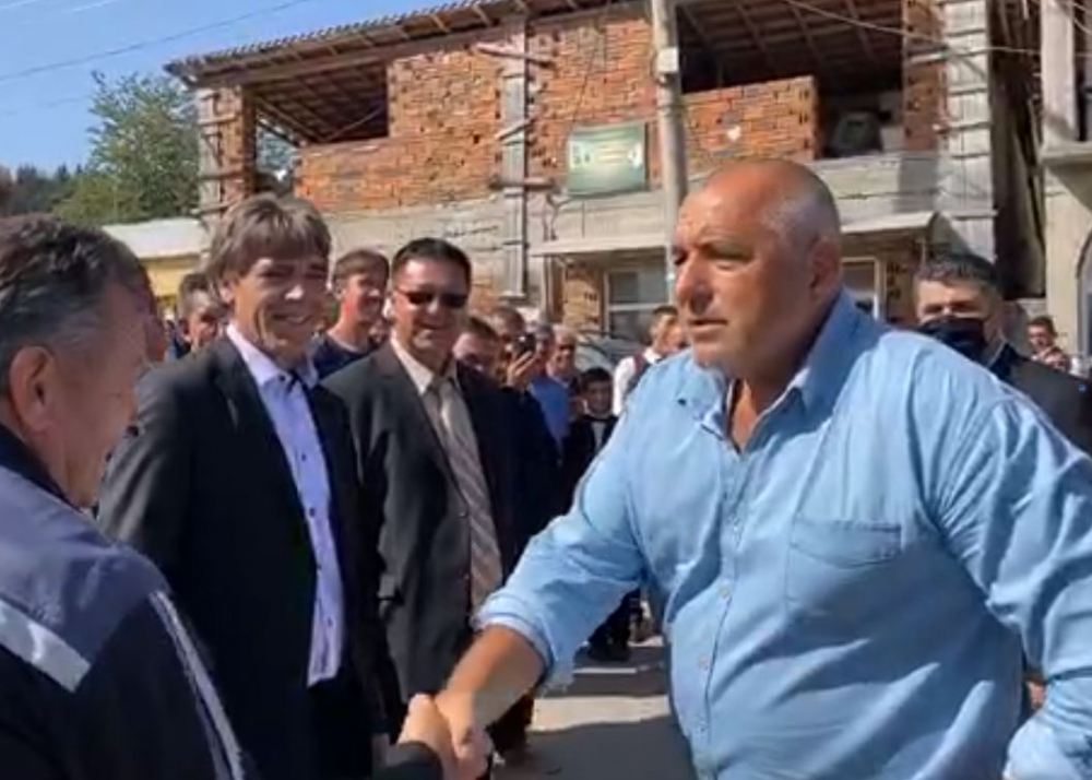 Емине към Борисов: Няма да си давате оставката, ония са платени ВИДЕО