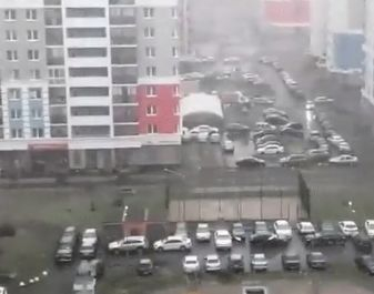 Зимата иде! В този голям град вече заваля сняг ВИДЕО