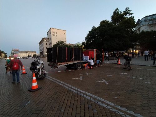 Постен протест за поредна вечер в София СНИМКИ
