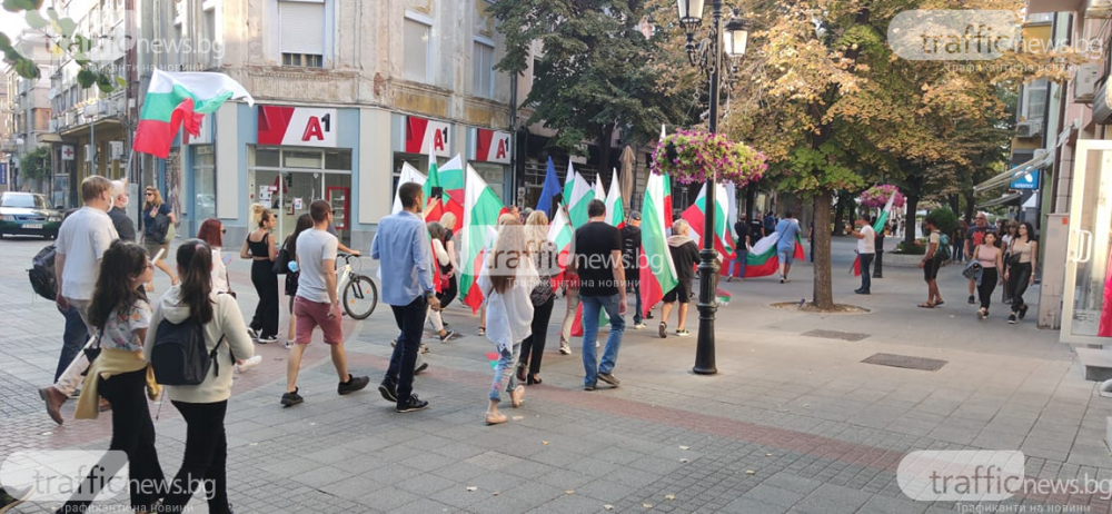 Пловдивчани от контрапротеста готвят неприятна изненада на президента СНИМКИ 