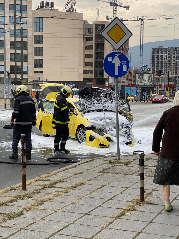 Само в БЛИЦ: Ето какво се случи след ужаса на метри от мол "Парадайс" СНИМКИ