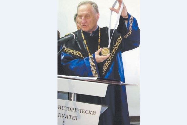 Почина проф. Александър Воденичаров