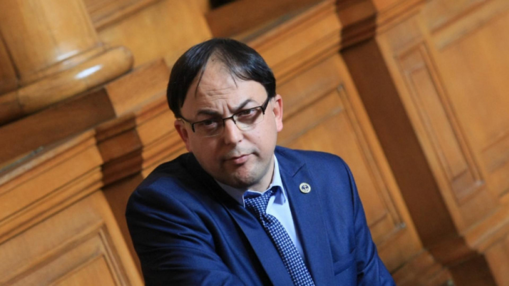 Депутат от ВМРО: Ще се принудим да върнем наборната служба