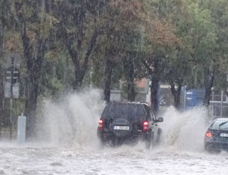 Воден апокалипсис в Благоевград СНИМКИ