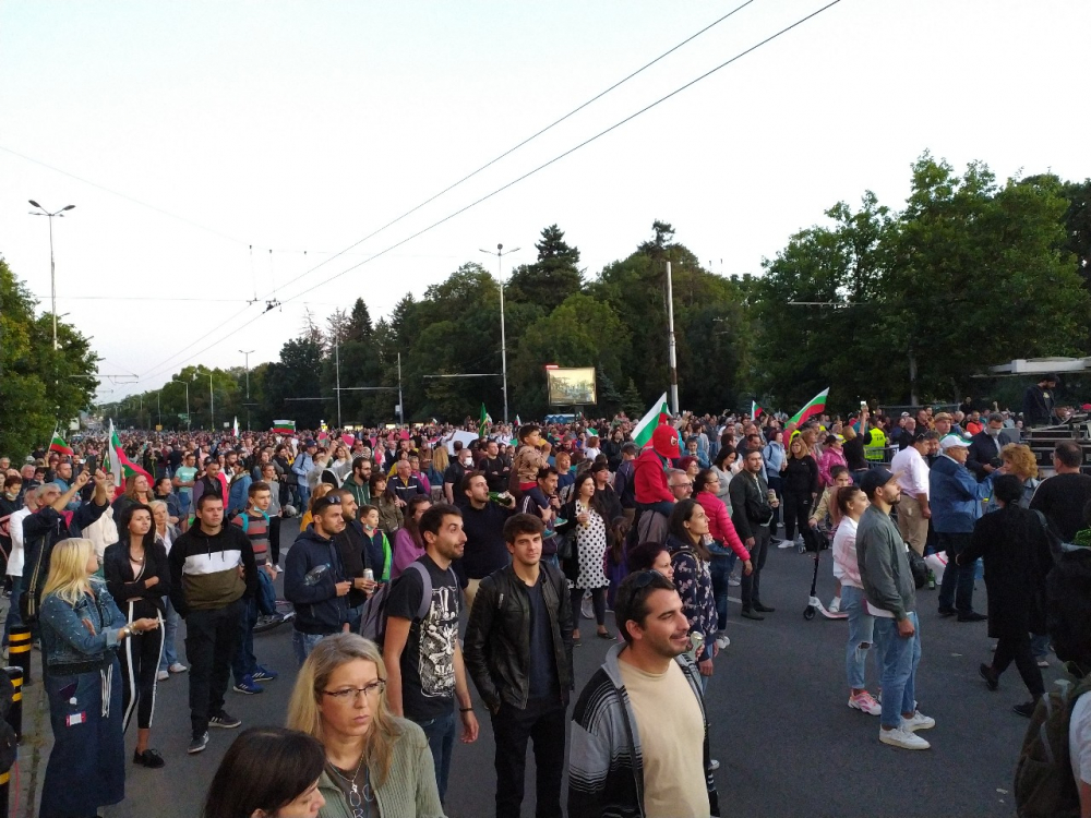 Такова чудо в Триъгълника на властта отдавна не се е случвало СНИМКИ 