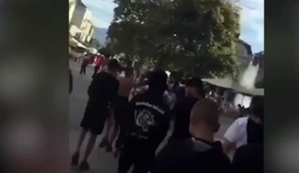 Шокиращи разкрития за екшъна с гейове в Пловдив, ранени са ученици, властите са на крак ВИДЕО