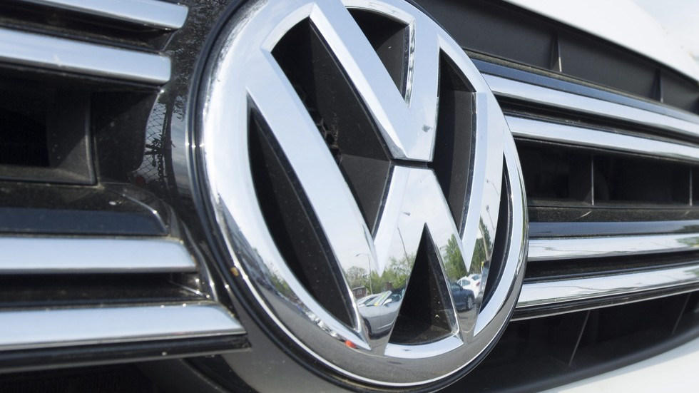Първи СНИМКИ на салона VW Transporter T7