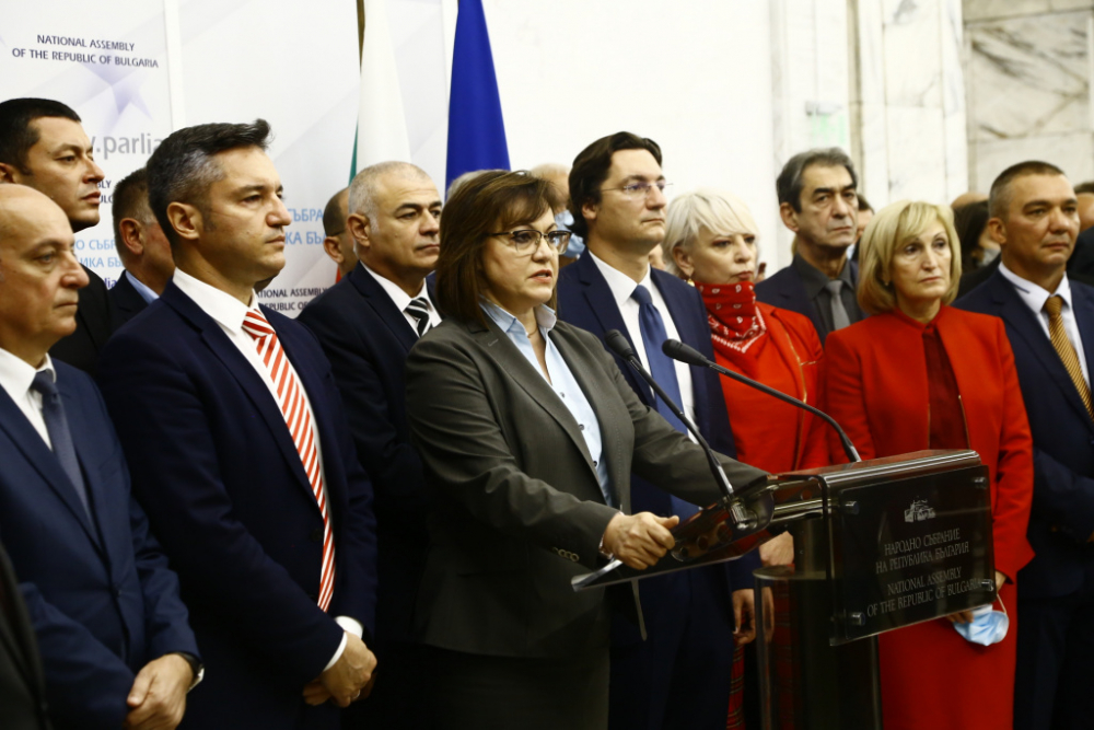 Нинова с първи тежки думи и шут за отцепниците! 