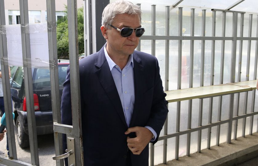 Гърми скандал: Бобоков се превърна в плюещ паяк в жалък опит да се спаси от прокурорското разследване