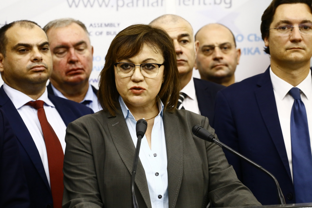Нинова захапа и ваксинацията, планът не струвал нищо