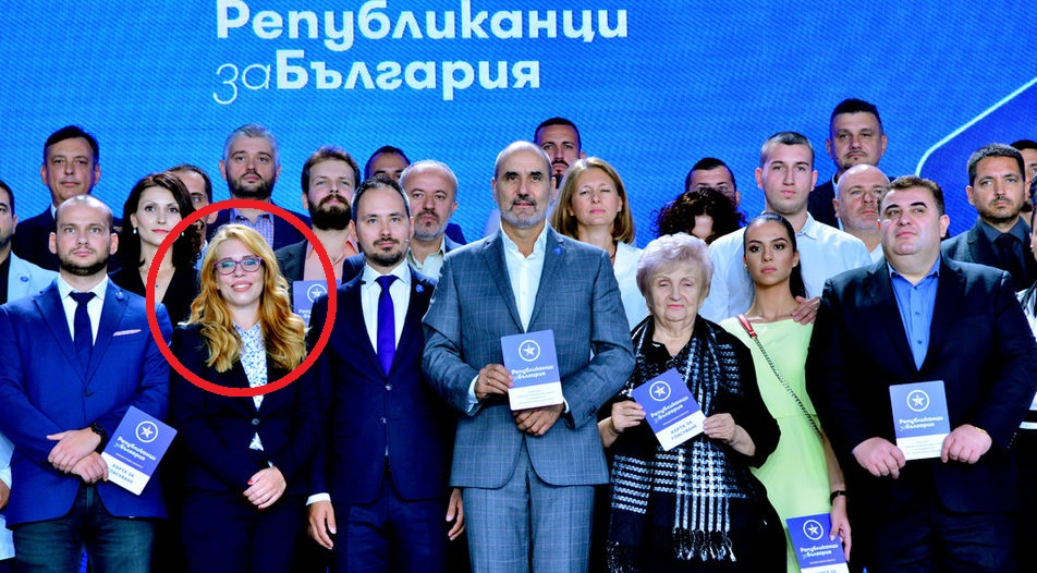 Щерка на легендарна чалга фурия влиза в партията на Цветанов СНИМКИ