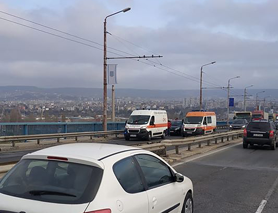 Ужасни новини след мелето, което направи пикла с БМВ на Аспаруховия мост 