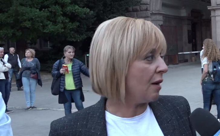 Лъснаха истинските цели на Радев за протеста, а Лупи и Манолова отново... СНИМКИ
