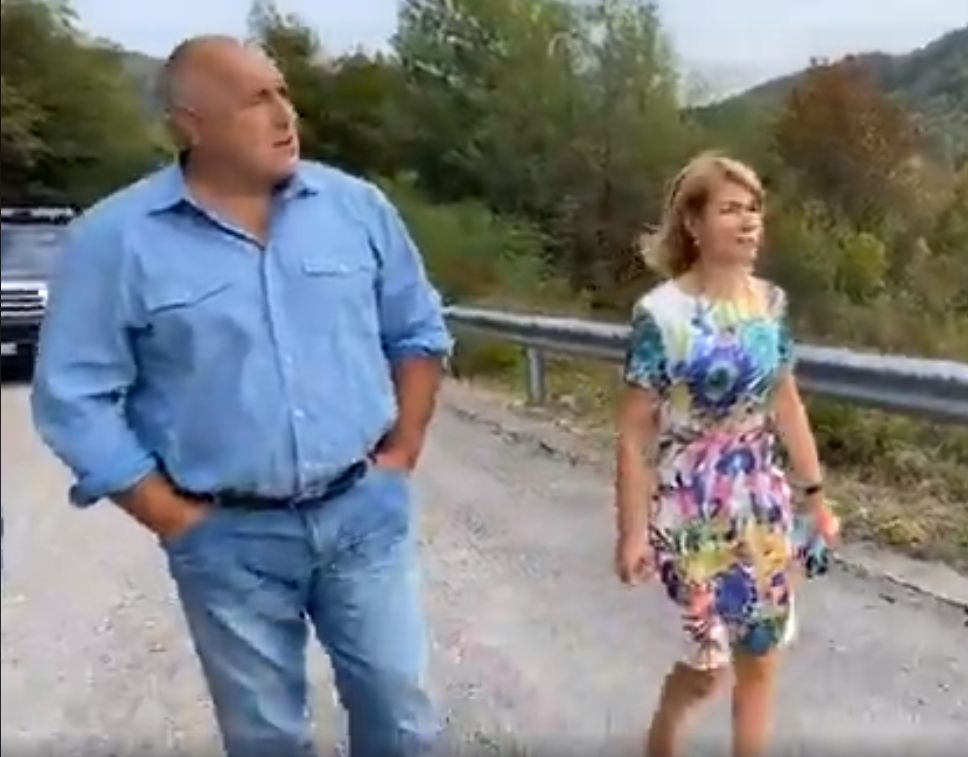 Борисов заведе русокоса красавица край язовира в Габрово и... ВИДЕО