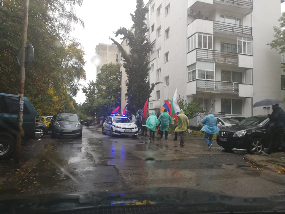 Извънредно в БЛИЦ! Жандармерия заварди столичния квартал „Изток“! СНИМКИ
