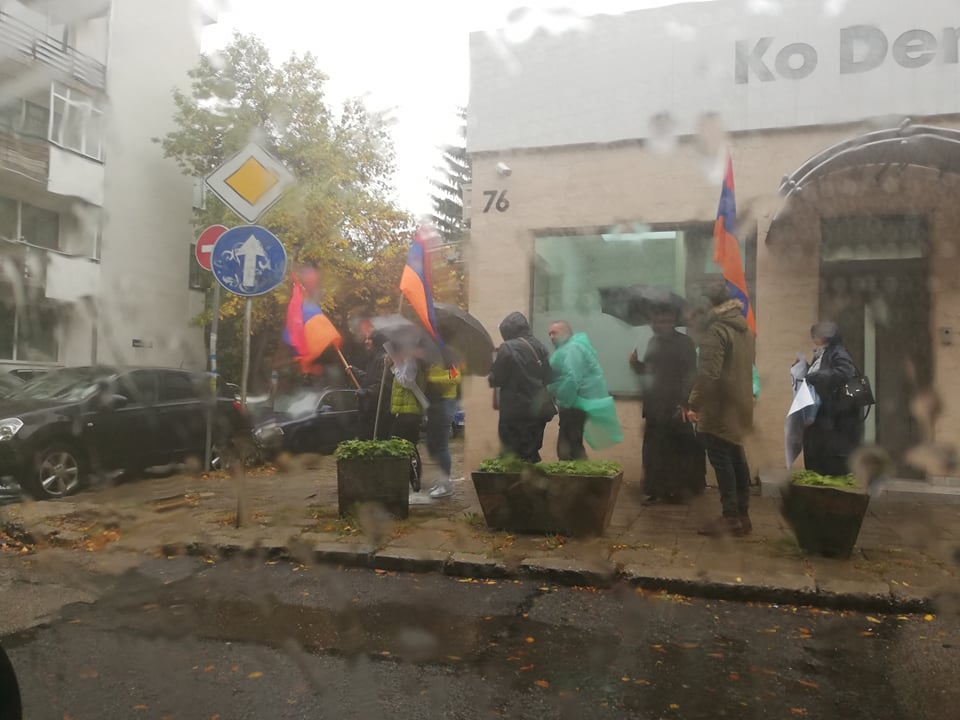 Извънредно в БЛИЦ! Жандармерия заварди столичния квартал „Изток“! СНИМКИ