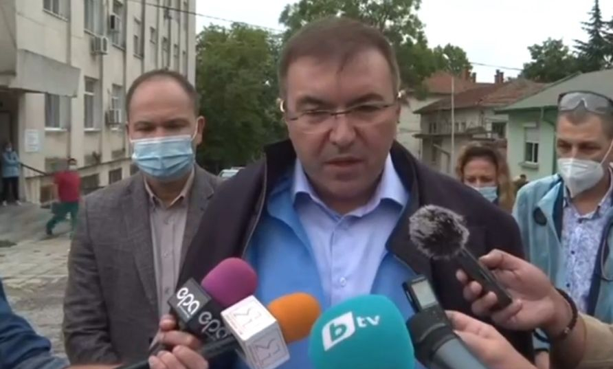 Здравният министър с извънредни новини за загиналите и ранените при касапницата край Елхово