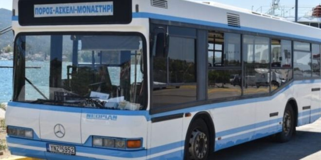 Уникално: Холандци откраднаха автобус, за да са чисто голи и да поркат