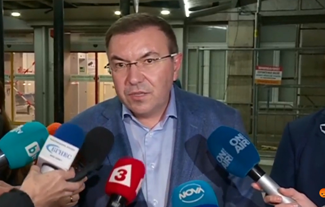 От "Пирогов" здравният министър огласи състоянието на тежко пострадалите край Лесово ВИДЕО