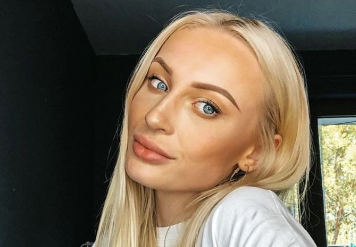 Ослепителна блондинка показа как изглежда красивото й лице след година и половина в Ада СНИМКИ