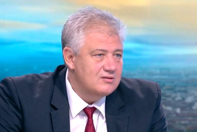 Проф. Балтов нахока Хекимян заради К-19 и даде страшна прогноза за края на месеца