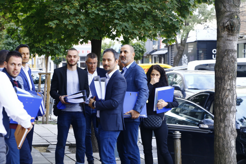 Цветанов се връща в политиката със синя папка СНИМКИ