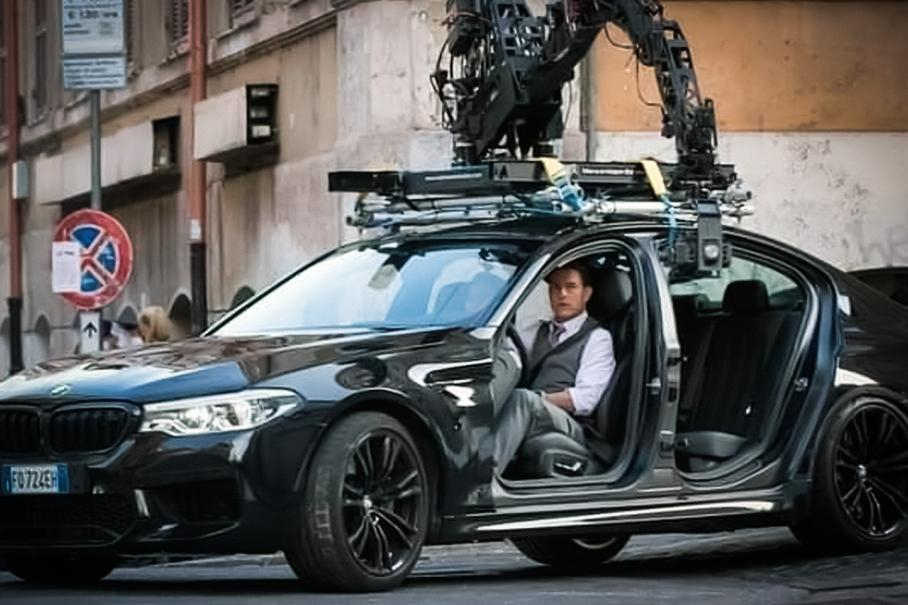 Том Круз избяга от полицейско преследване с BMW M5 без врати ВИДЕО