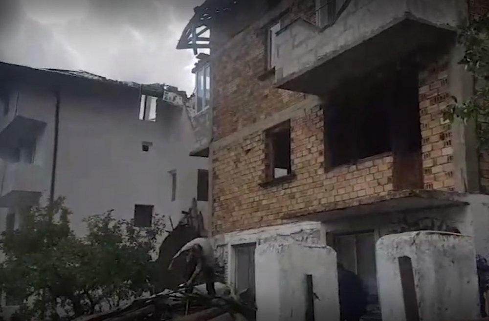 Ето какво остана от Смолян, след силната буря ВИДЕО