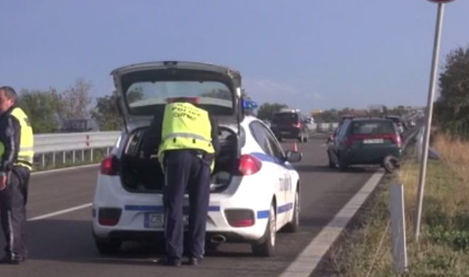 Голяма беля сполетя дядо, аварирал с колата си на входа на Бургас СНИМКИ