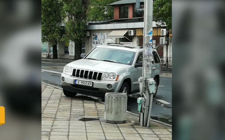 Шофьор на джип изуми Хасково с това паркиране СНИМКА