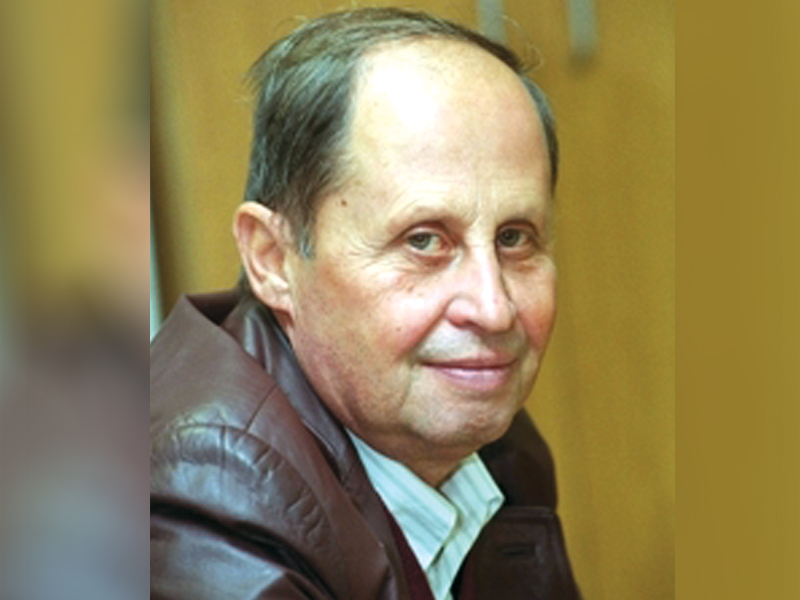Атанас Звездинов: Не можеш да пишеш без вяра. Какво е поетът, ако не му вярват?