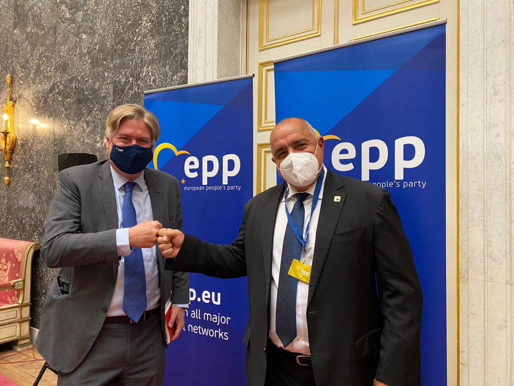 Генералният секретар на ЕНП попари протестите в София! Призна пред Борисов, че...