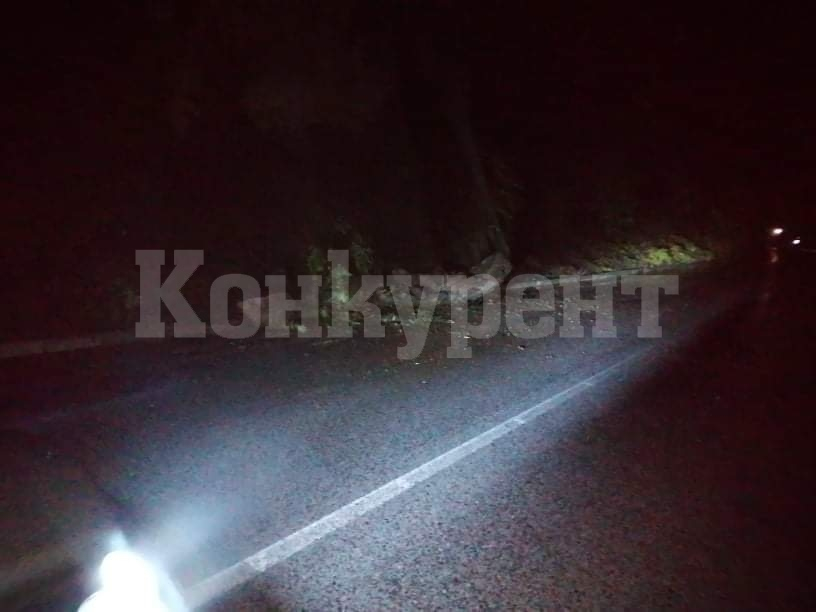 Извънредна ситуация по тъмна доба в Искърското дефиле СНИМКИ