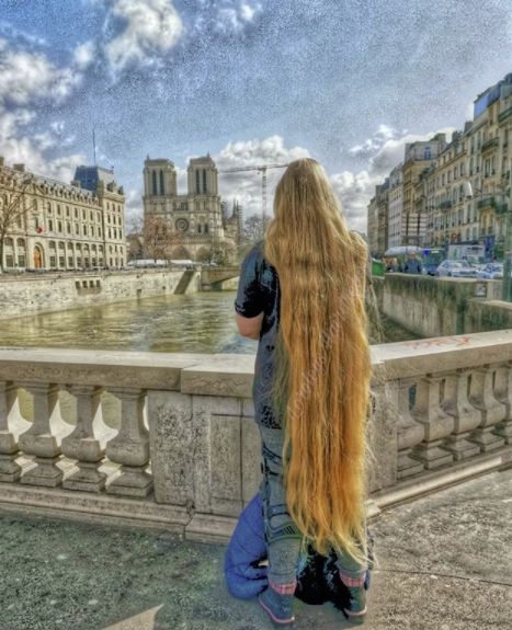 Немската Рапунцел сподели най-неприличните предложения, които е получавала СНИМКИ