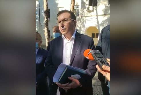 Здравният министър с последни данни за карантината на болните от К-19 и напрежението между Банско и Щаба ВИДЕО