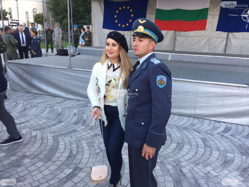 Никола скочи от самолет в Пловдив, а като се разтвори парашутът му и всички ахнаха СНИМКИ