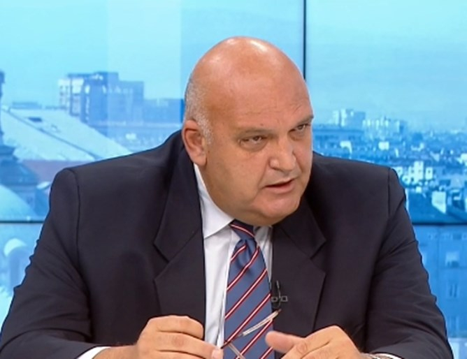 Зам.-шефът на БЛС посочи правилно ли е намаляването на карантината до 10 дни