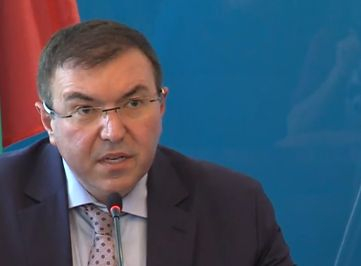 Здравният министър посочи новите правила, по които ще работят нощните заведения
