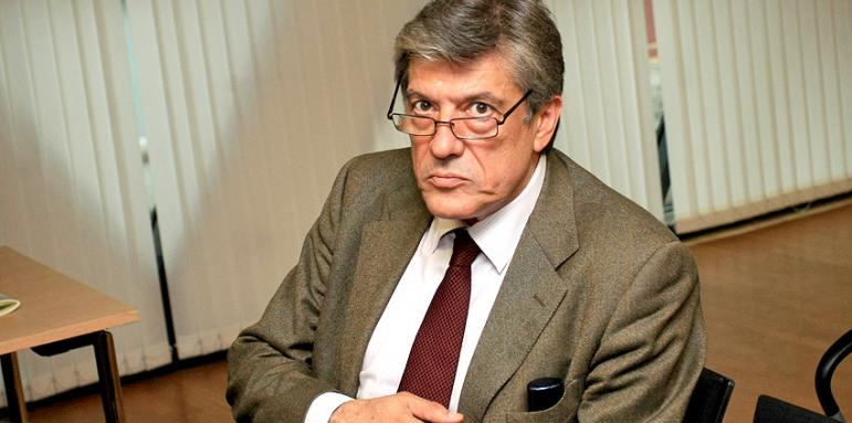 Доц. Гълъбов попари мераците на Цветанов и Слави Трифонов за голямата политика 