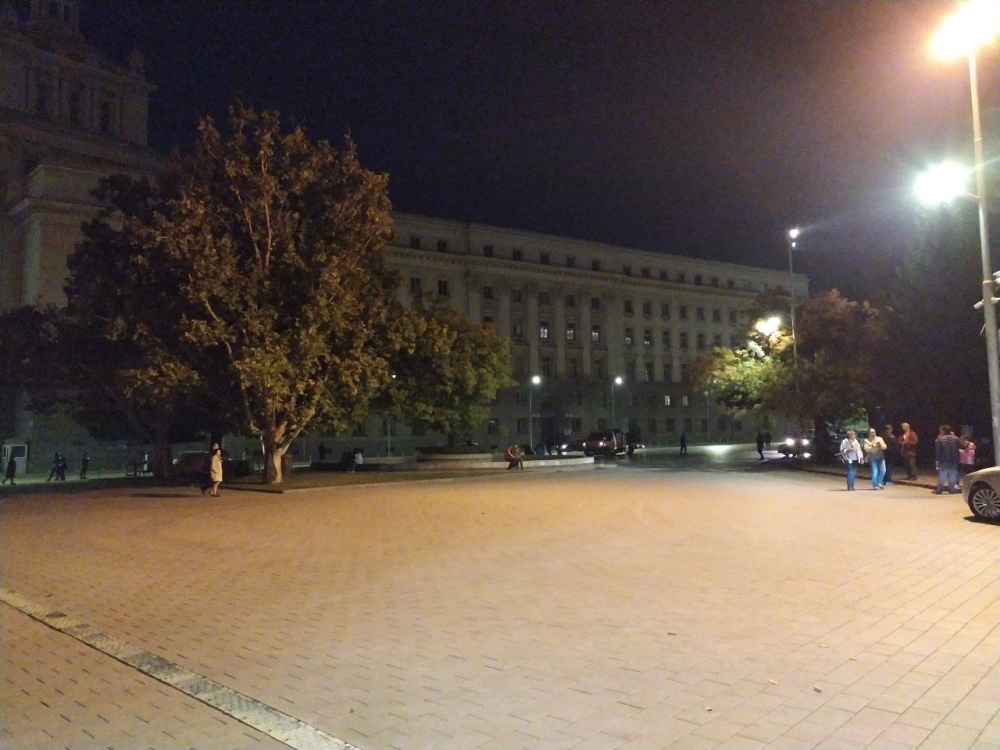 Шепа хора в 108-мия ден на протеста СНИМКИ
