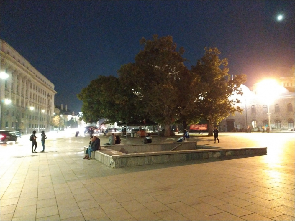 Шепа хора в 108-мия ден на протеста СНИМКИ