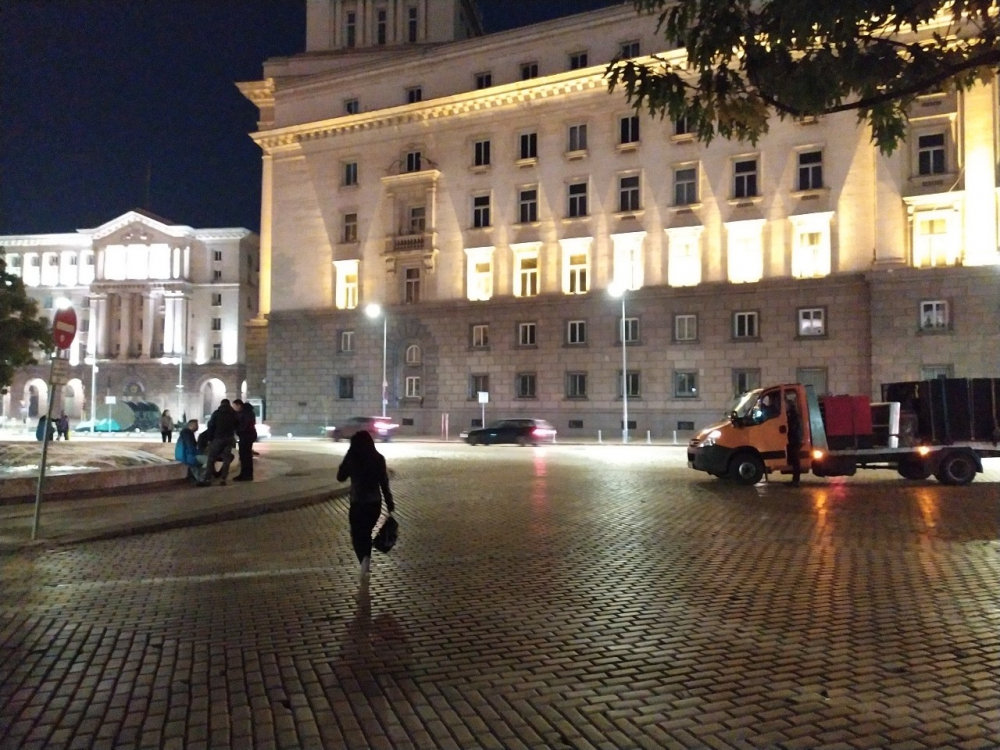 Шепа хора в 108-мия ден на протеста СНИМКИ