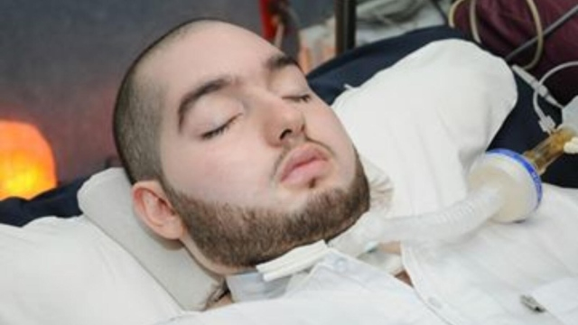 Саудитски принц в кома в продължение на 15 години, изведнъж вдигна ръка ВИДЕО