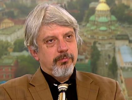 Проф. Витанов даде толкова страшна прогноза за К-19 у нас, че смълча всички ТАБЛИЦА